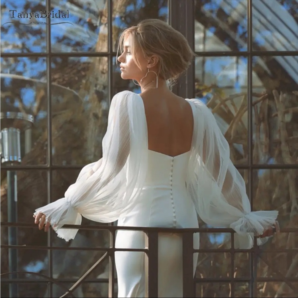 Plus size detachable ivory pleated sleeves